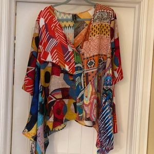 Ladies colorful top, size L-XL, missing top button, but otherwise good condition